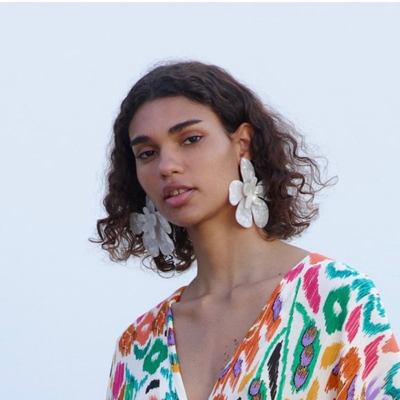 ZARA | NWT MAXI FLOWER EARRINGS - SOLD OUT - Picture 5 of 5